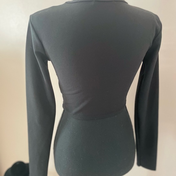 Black crop top - Picture 3 of 4